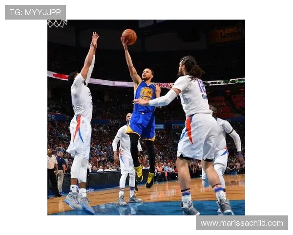 勇士与雷霆激战正酣10月31日篮球盛宴精彩回顾与分析