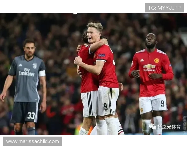 哈维西蒙斯的足球之路:从天才少年到职业球员的成长历程