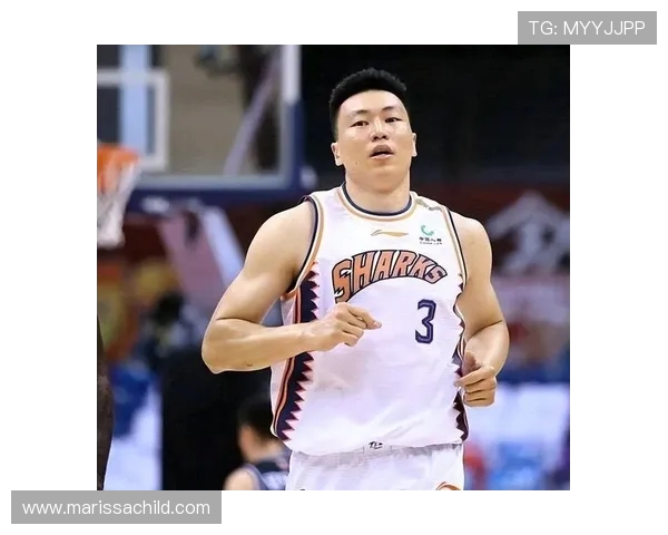 李根:从篮球场上的拼搏到人生路上的坚持与奋斗 李根:从篮球场上的拼搏到人生路上的坚持与奋斗